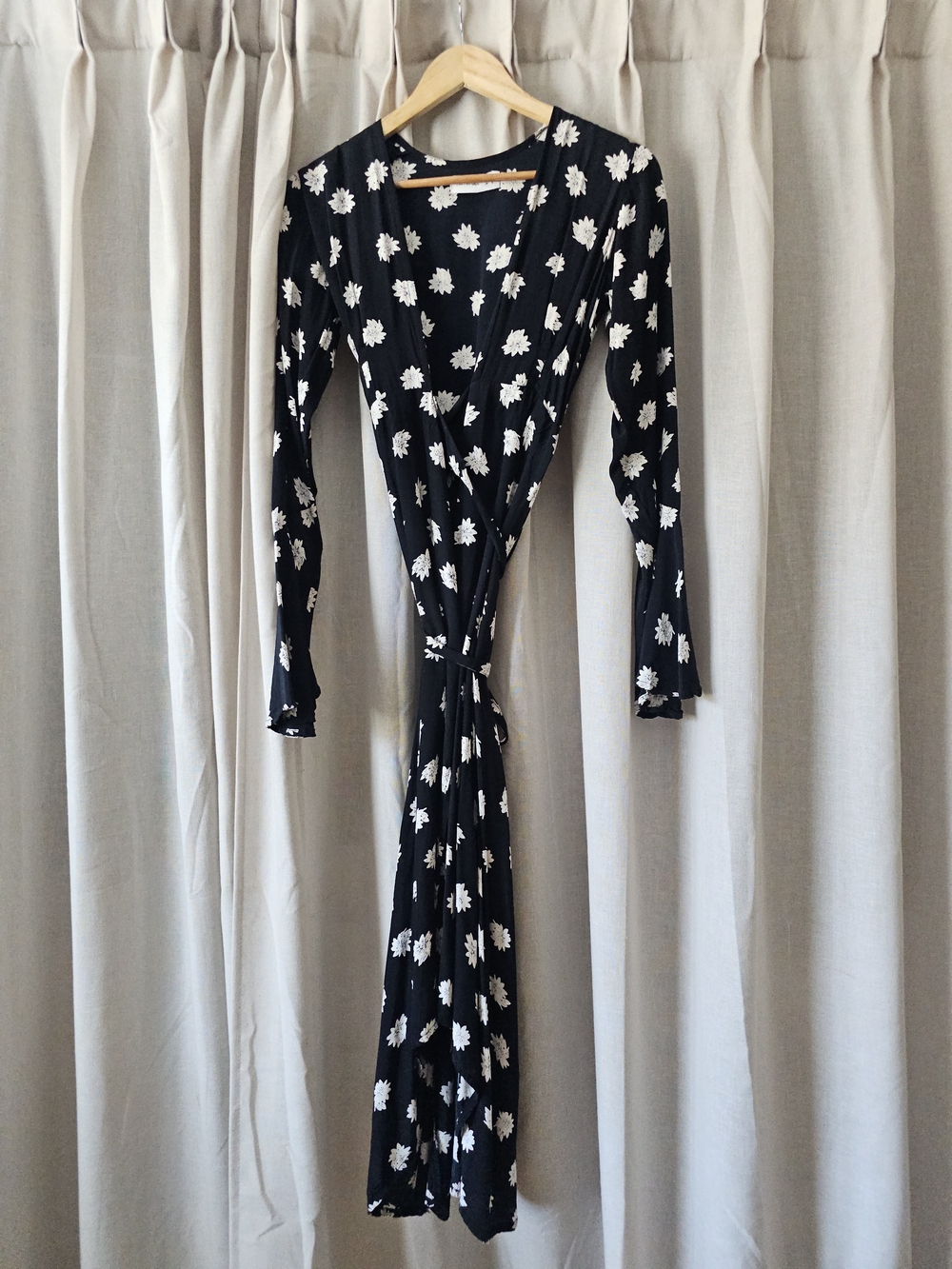 Faithfull The Brand Floral Flare Sleeve Wrap Midi Dress Black White Rayon Size 2